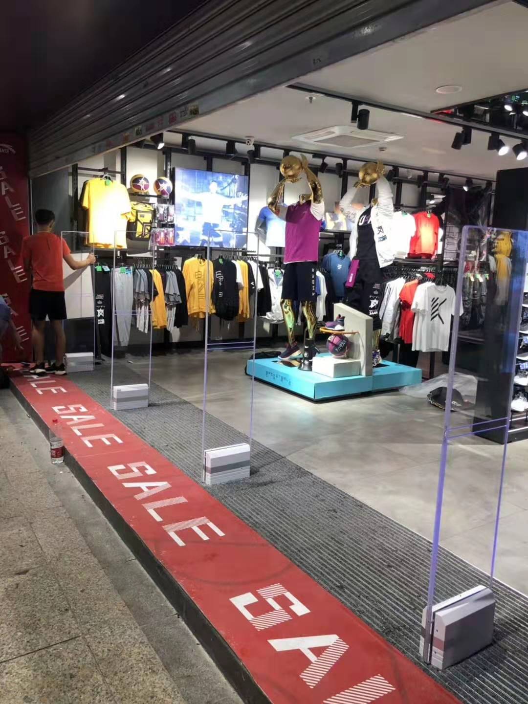 大超市門口的警報器是怎么工作的？